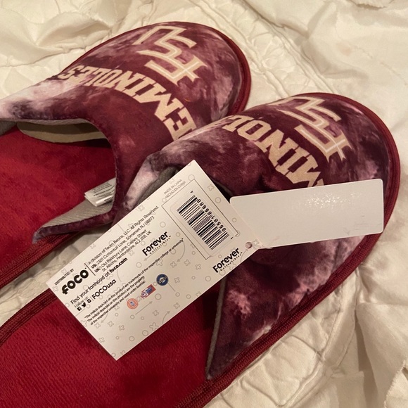 FOCO FSU Women’s Slippers - Picture 3 of 5